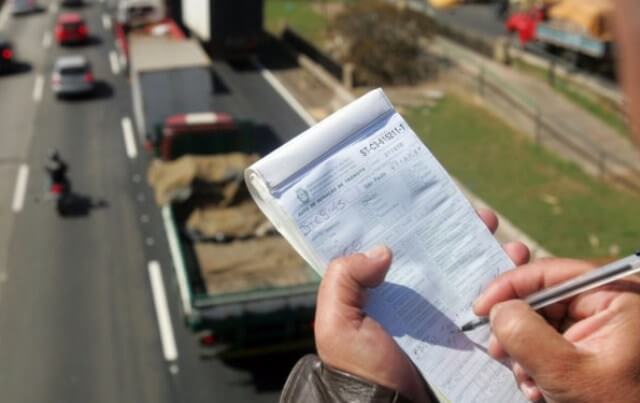 Aprenda a recorrer multas de trânsito