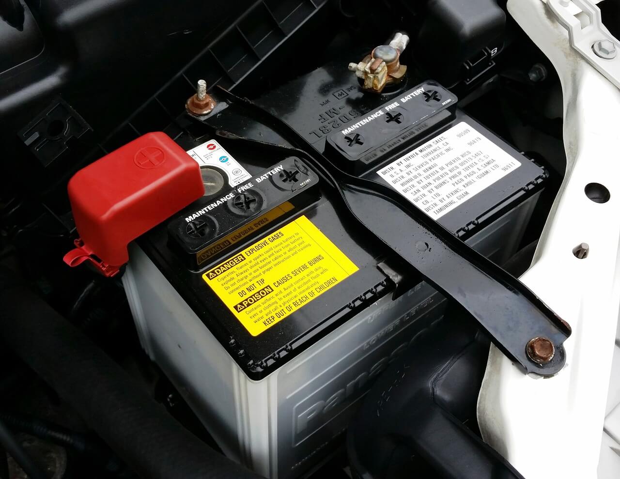 Bateria descarregada: veja como identificar e ligar seu carro