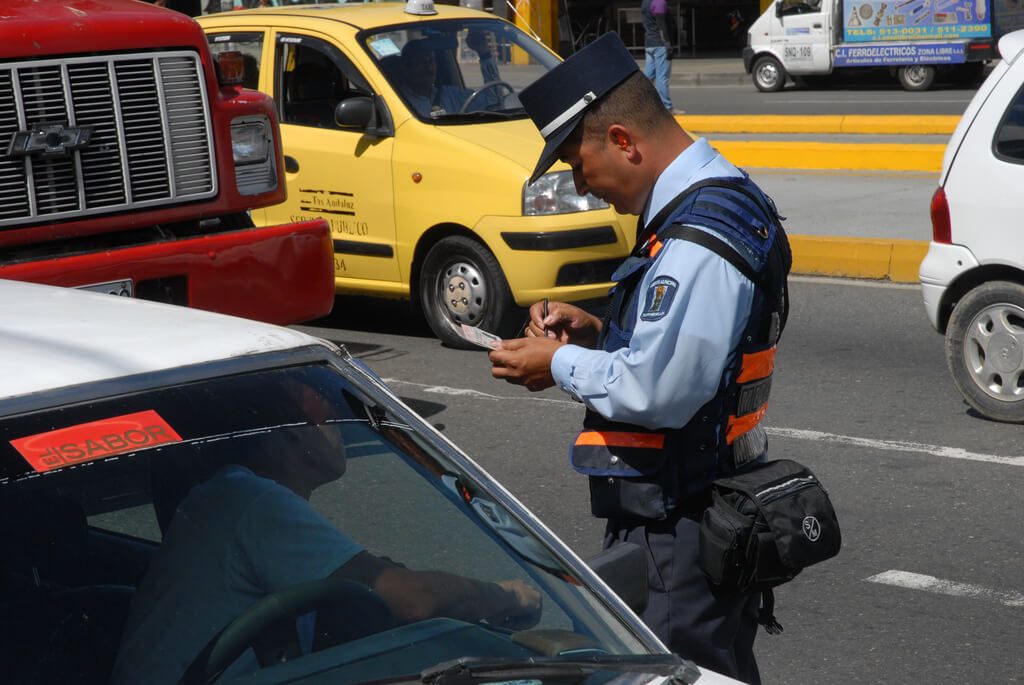 Quantos pontos perde a CNH com multas e qual o limite máximo?