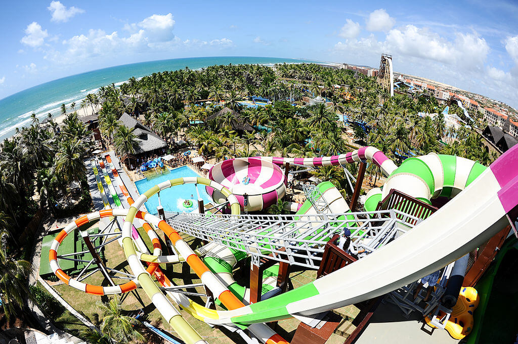 lugares para viajar com crianças -Beach Park - Fortaleza, calor e energia para os pequenos