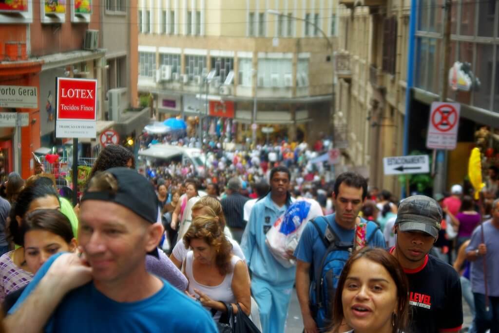 pontos turísticos em São Paulo - Fazer compras na 25 de Março