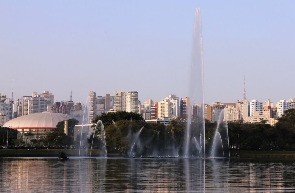 pontos turísticos em São Paulo - O Parque Ibirapuera é apenas um dos grandes parques da cidade