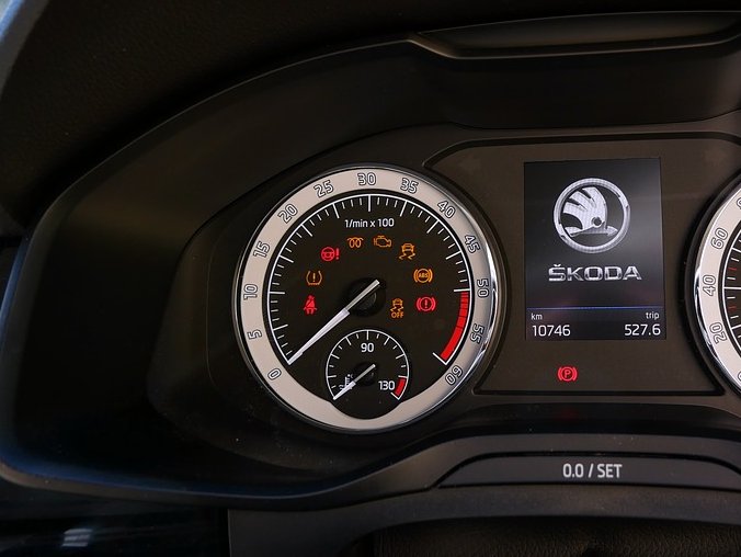 Luz de airbag acesa: o que significa e o que fazer para apagar