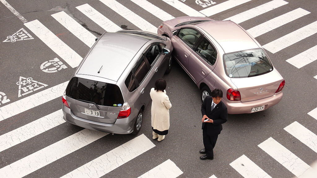 acionar o seguro auto - Quando o acidente é causado por terceiros