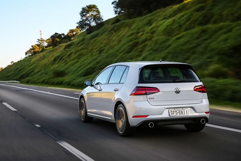 carros com a manutenção mais cara - 1º lugar - VW Golf 2.0 GTI