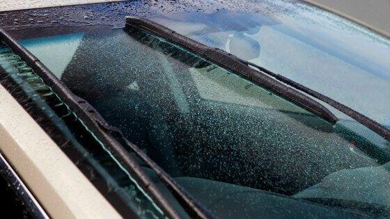 02 limpador de parabrisas carro Em época de chuva, atenção com as palhetas dos limpadores