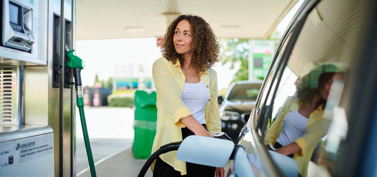 Cheiro de gasolina dentro do carro significa vazamento?