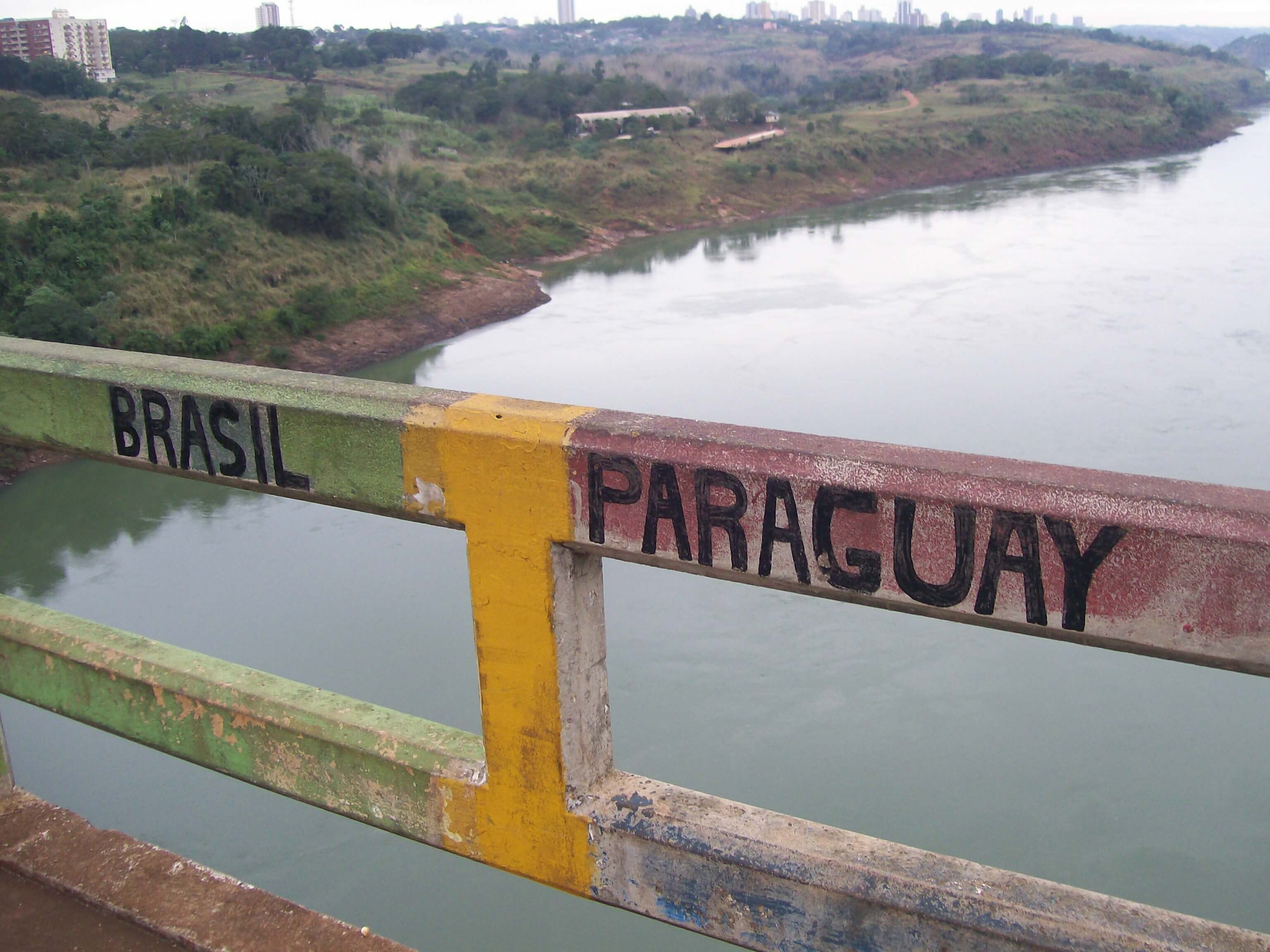 Brazil.Paraguay.border Seguro de automóveis serve para viagens fora do país?