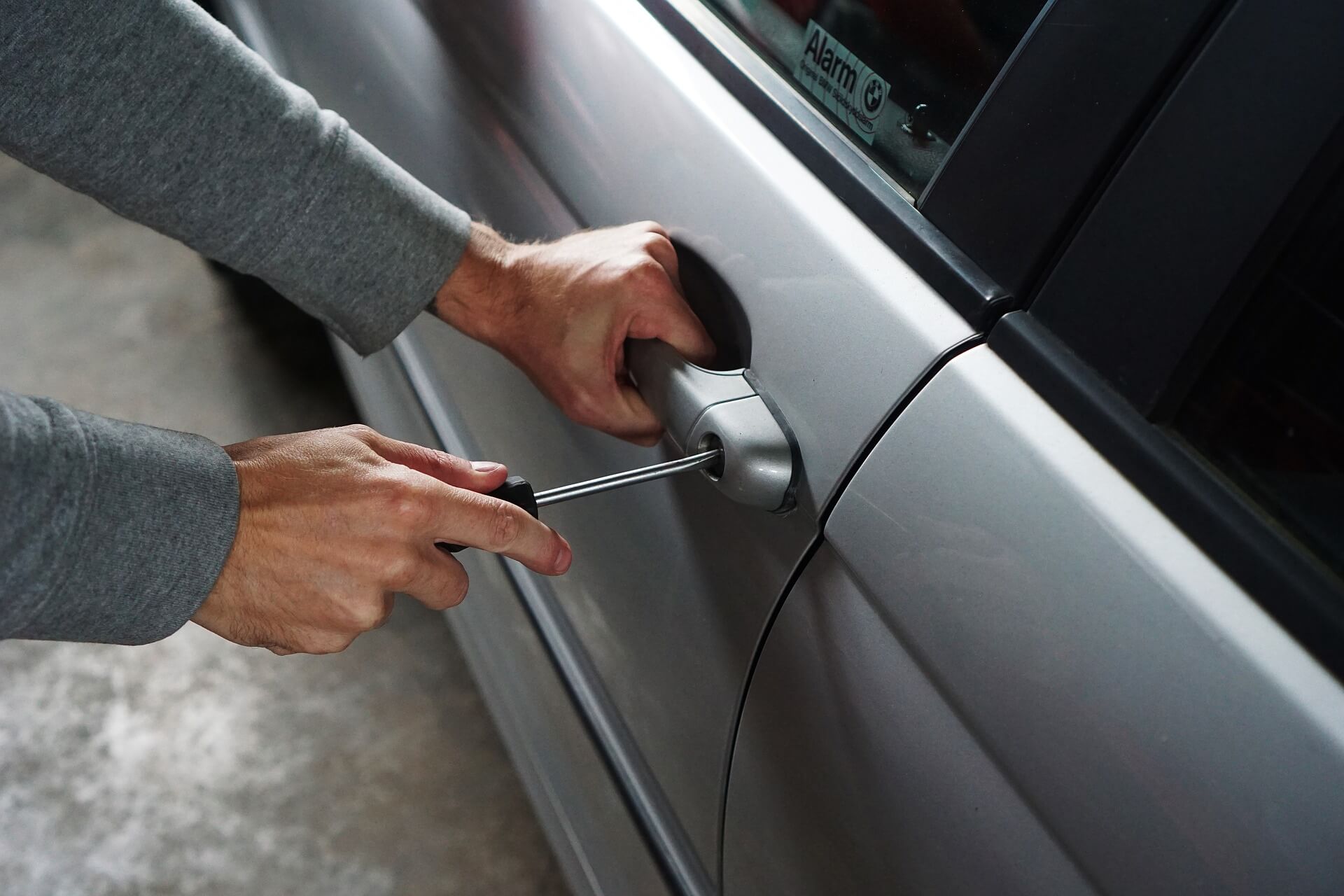 car 1590508 1920 1 5 itens que elevam o valor do seguro! Economize na sua proteção