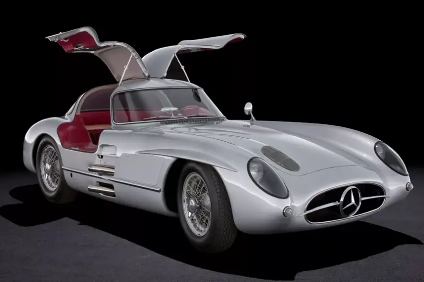 Saiba mais sobre Carros mais caros do mundo em 2023: veja o preço dessas supermaquinas mercedes300slr-3
