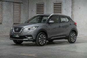 Imagem de um Nissan Kicks, um dos melhores carros para Uber