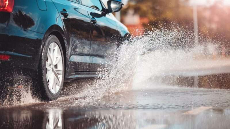 Guia completo: como proteger a pintura do seu carro na chuva e no sol